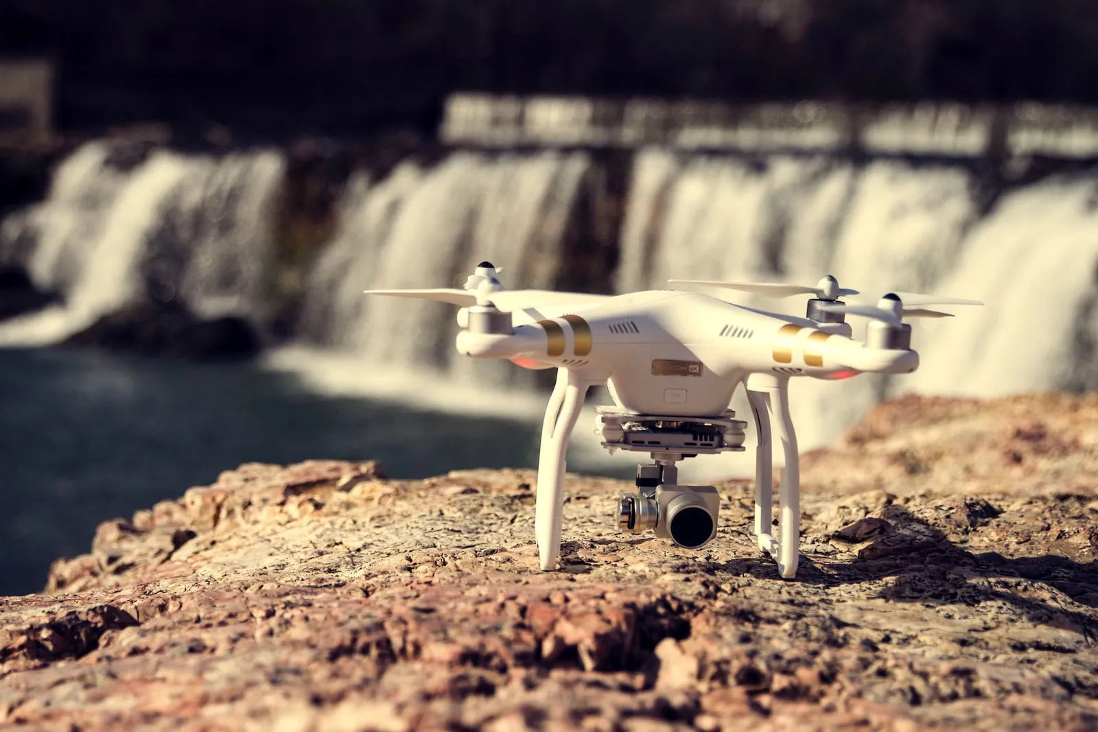 victordrosne-drone-photo-libre-de-droit-unsplash-credits-goes-to-simeon-frank-500x500.jpg
