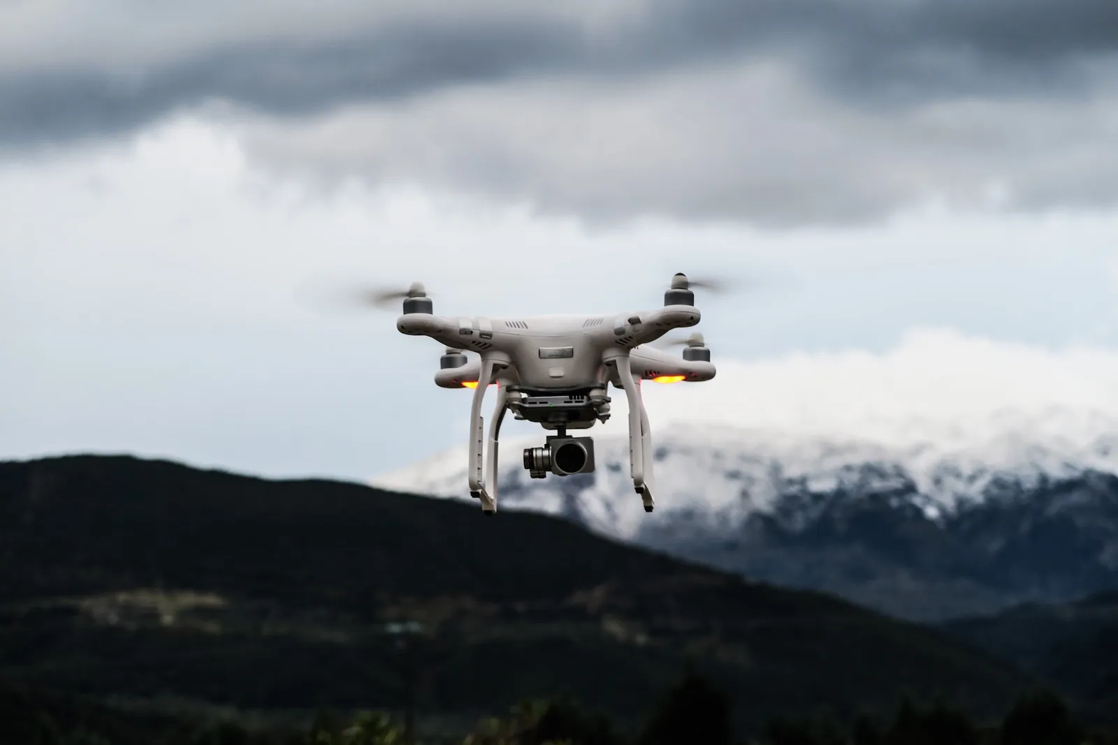 victordrosne-drone-photo-libre-de-droit-unsplash-credits-goes-to-jason-blackeye-1-500x500.jpg