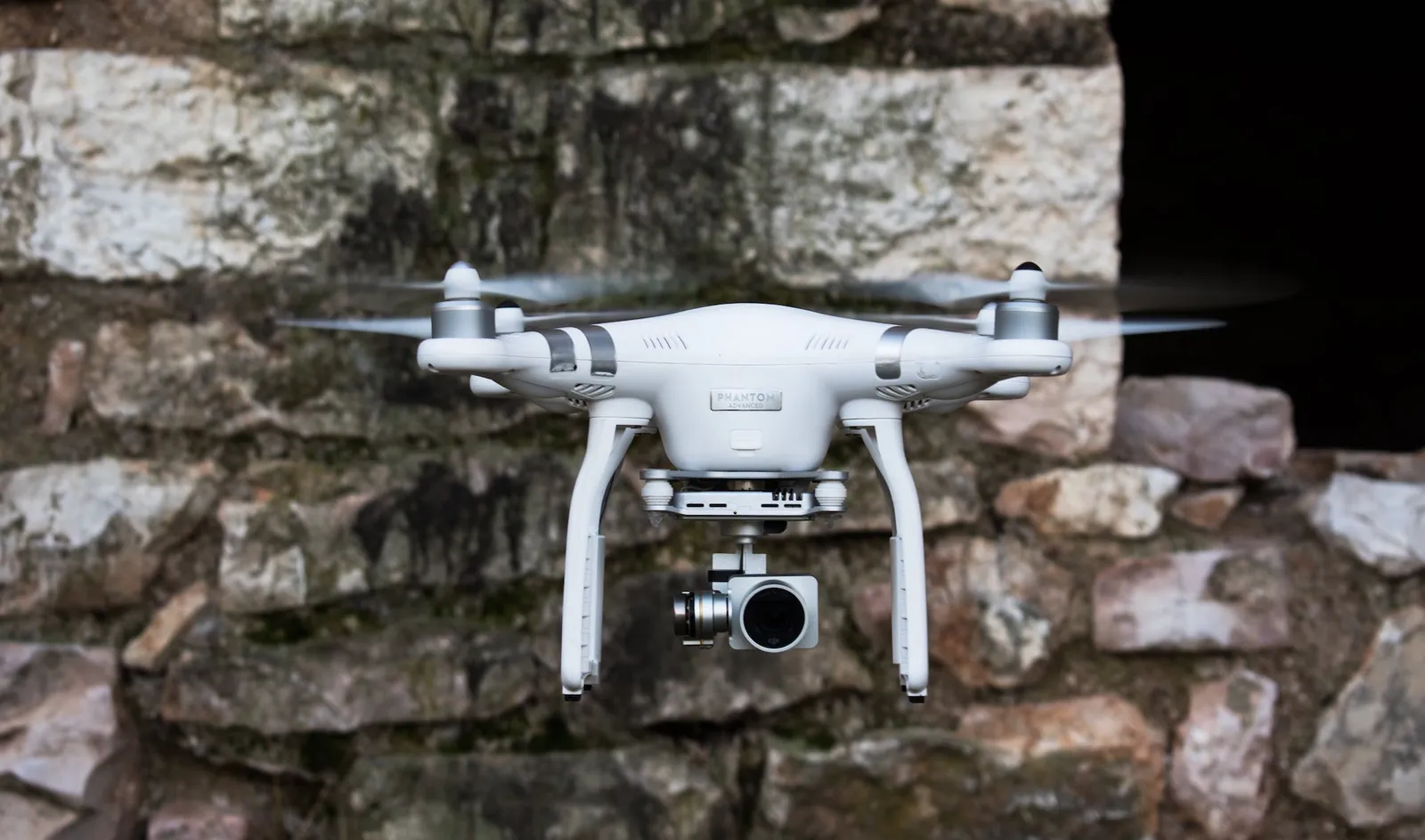 victordrosne-drone-photo-libre-de-droit-unsplash-credits-goes-to-jason-blackeye-3-500x500.jpg