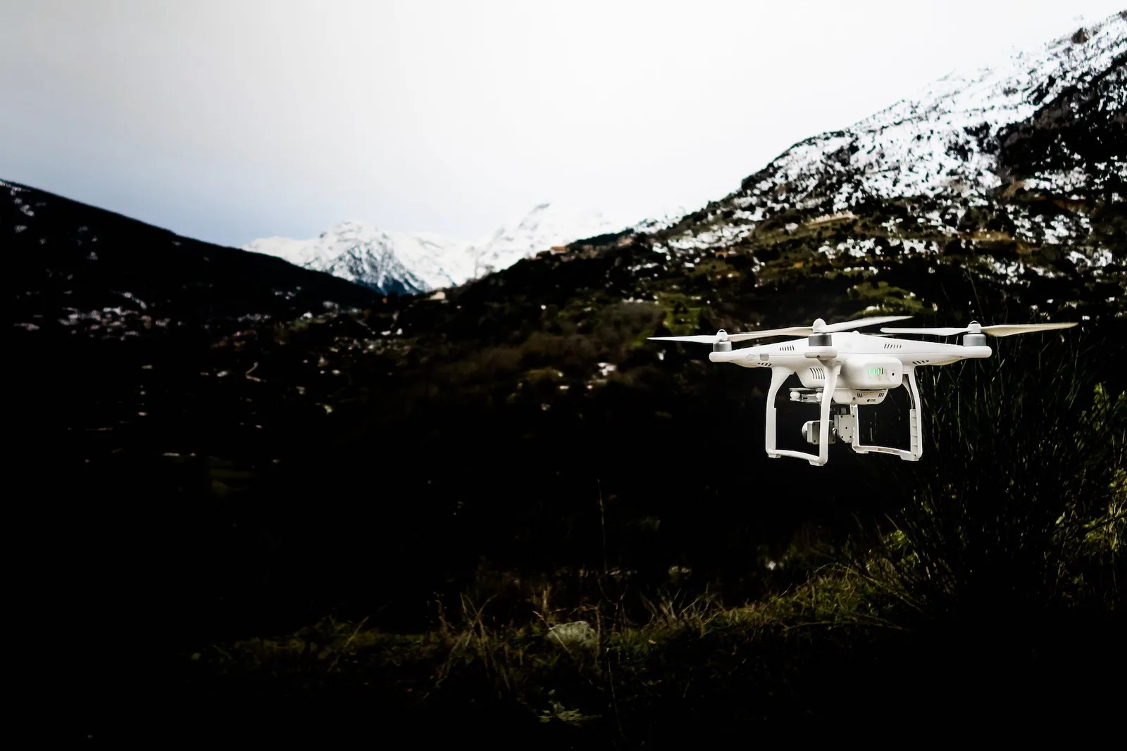 victordrosne-drone-photo-libre-de-droit-unsplash-credits-goes-to-jason-blackeye-2-500x500.jpg