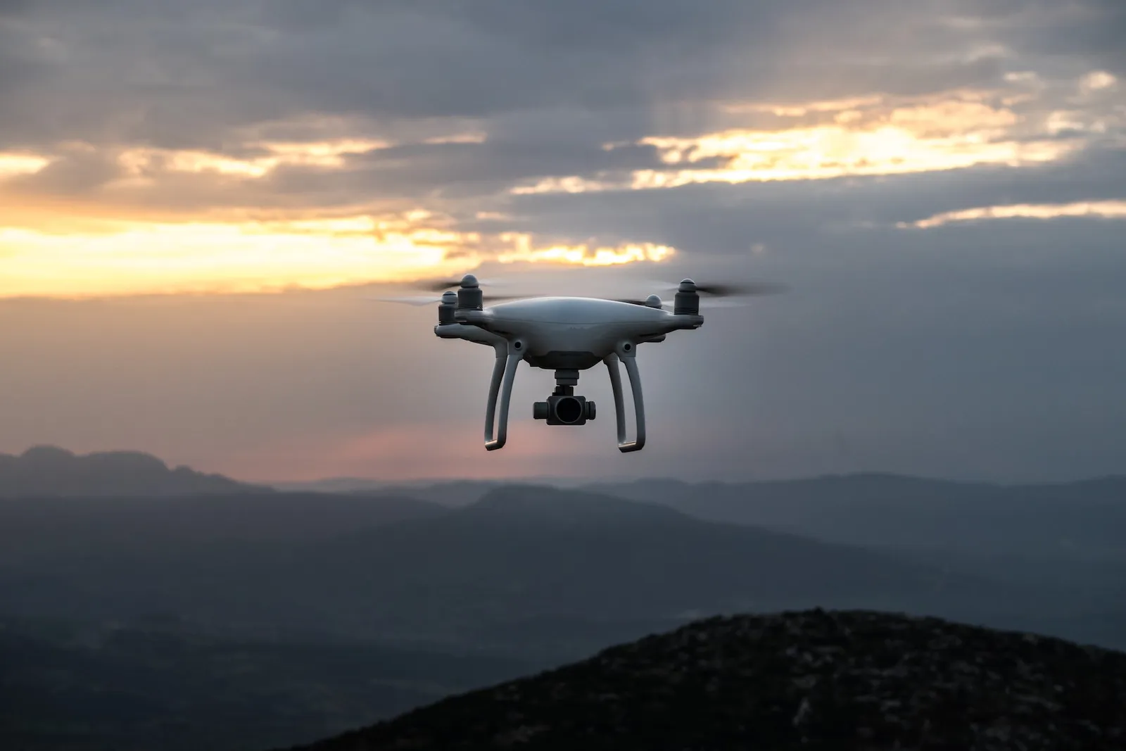 victordrosne-drone-photo-libre-de-droit-unsplash-credits-goes-to-jason-blackeye-4-500x500.jpg