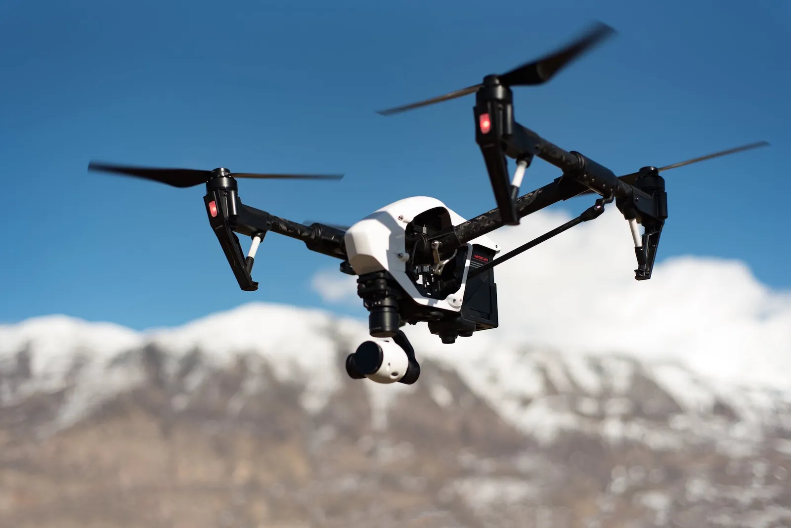 victordrosne-drone-photo-libre-de-droit-unsplash-credits-goes-to-mitch-nielsen-500x500.jpg